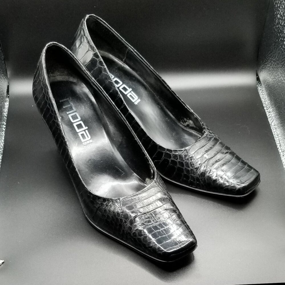 Moda Spana - "Victory" Black Snake Pumps